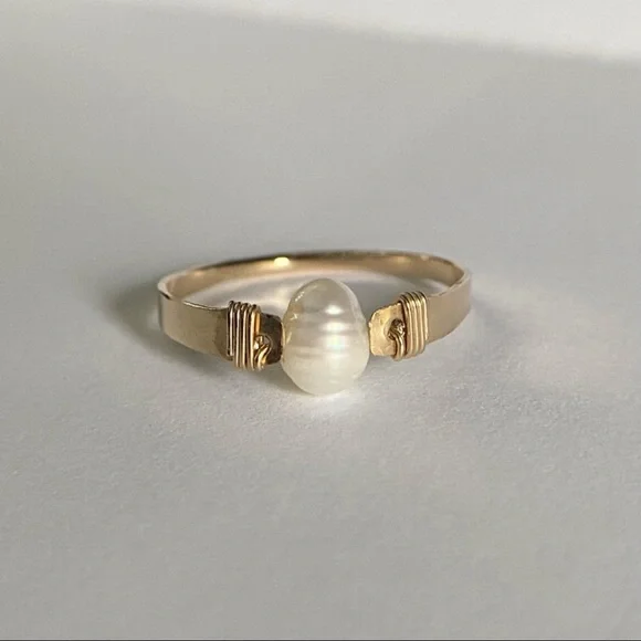 14k Gold filled pearl ring handmade - Picture 3 of 9